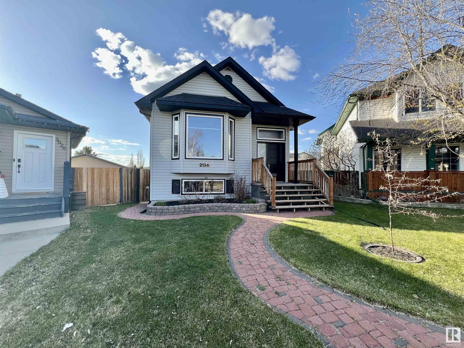 2134 37 AV NW