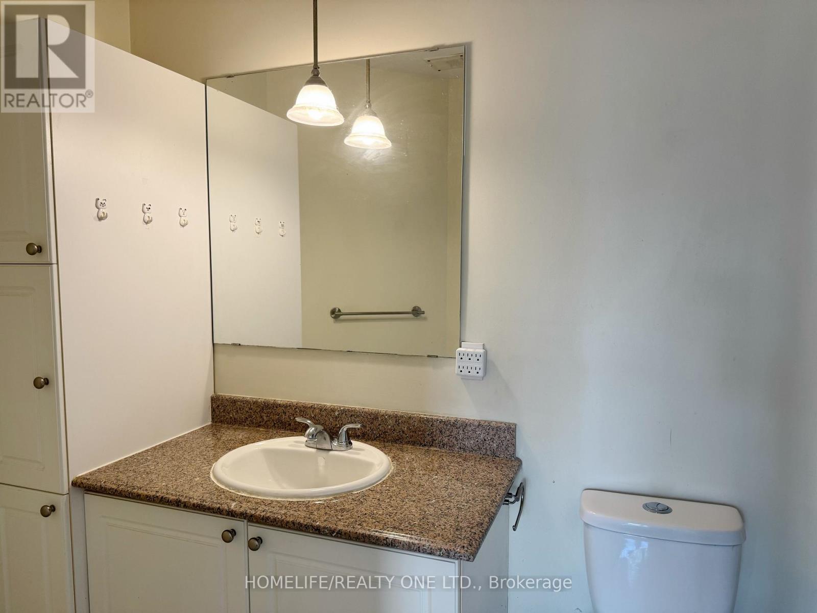 314 - 135 JAMES STREET S