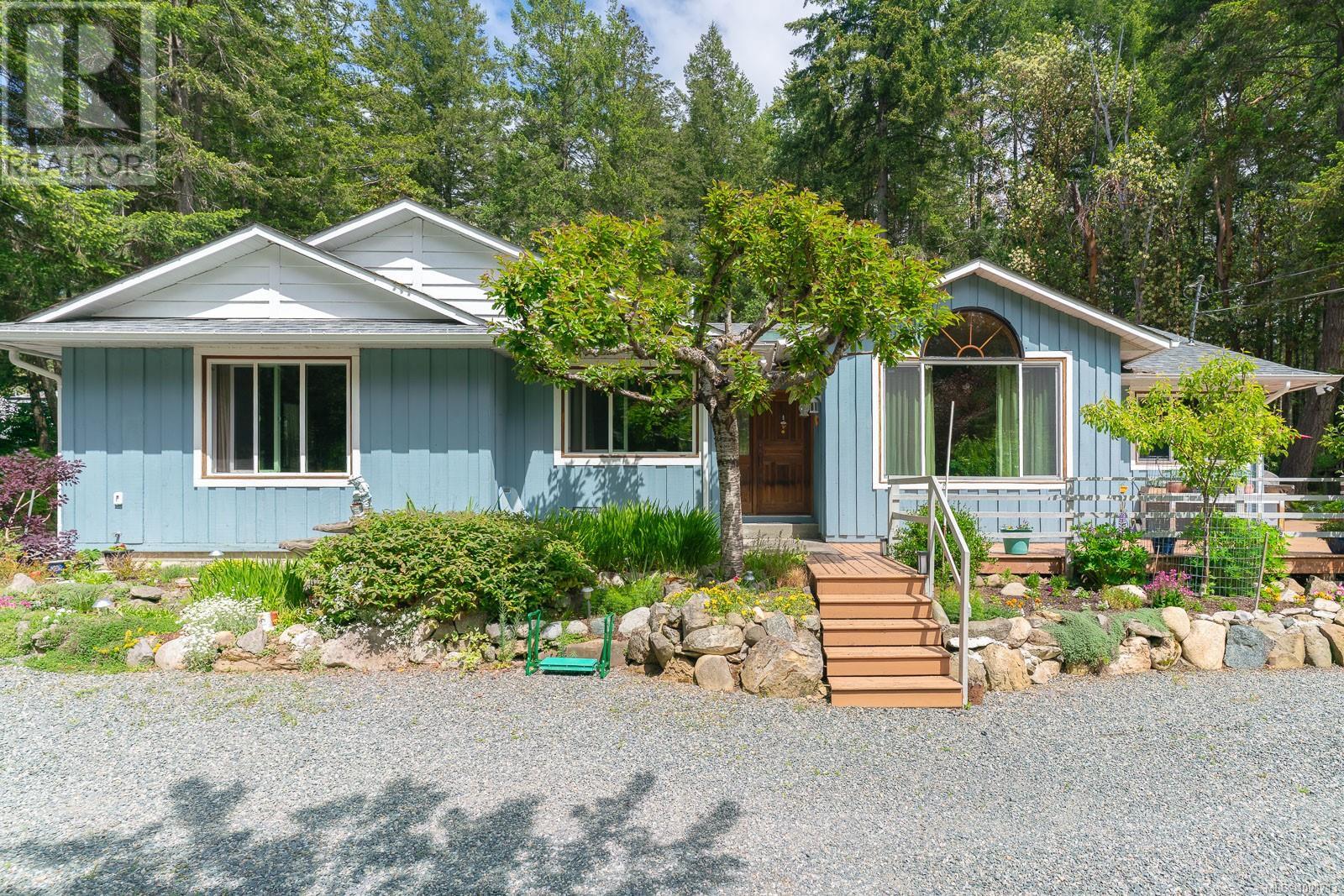 2742 Cedar Heights Cres
