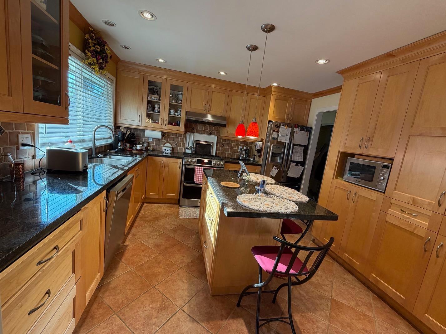 8936 QUEEN MARY BOULEVARD