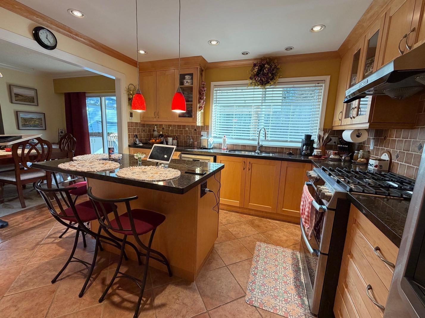 8936 QUEEN MARY BOULEVARD