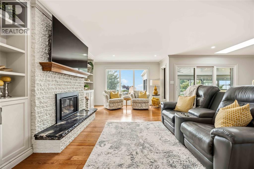 4352 LAMBTON LANE