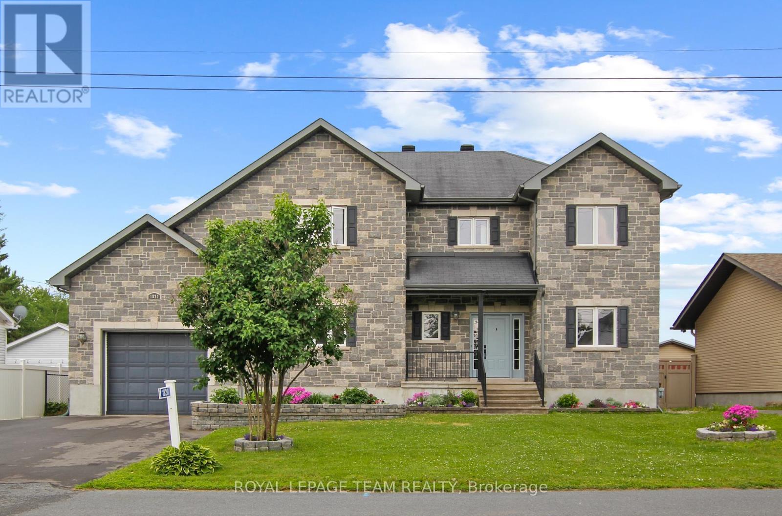Photo 1 of 40 — 1820 LANDRY ROAD, Clarence-Rockland, ON K0A1N0