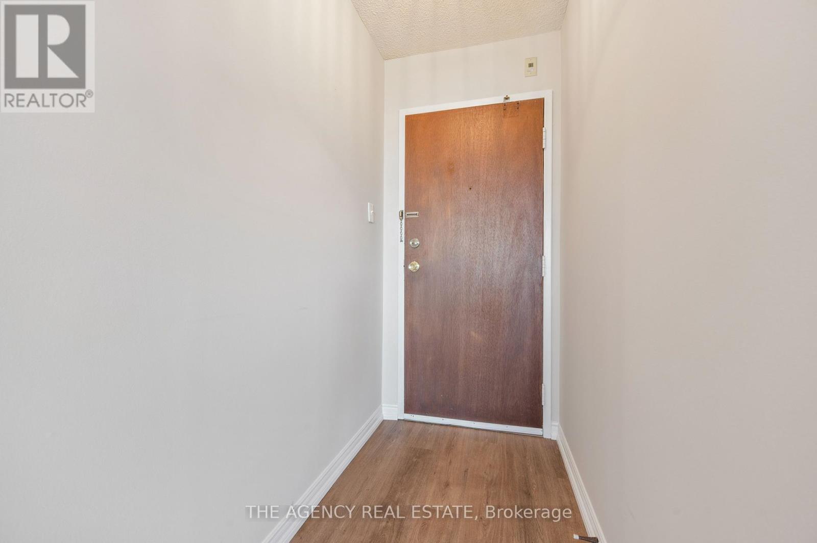 507 - 375 KING STREET E