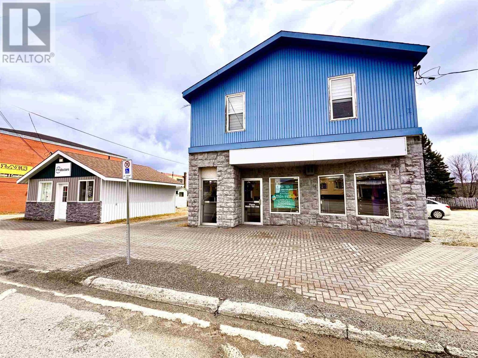 31 - 33 Broadway AVE - Photo 2