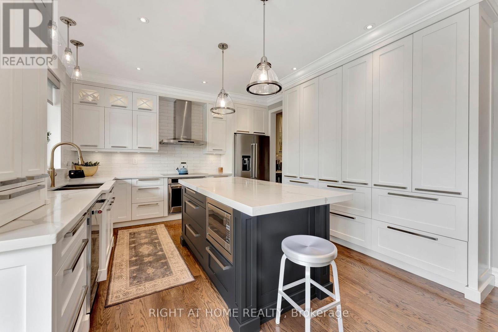 2469 WHISTLING SPRINGS CRESCENT