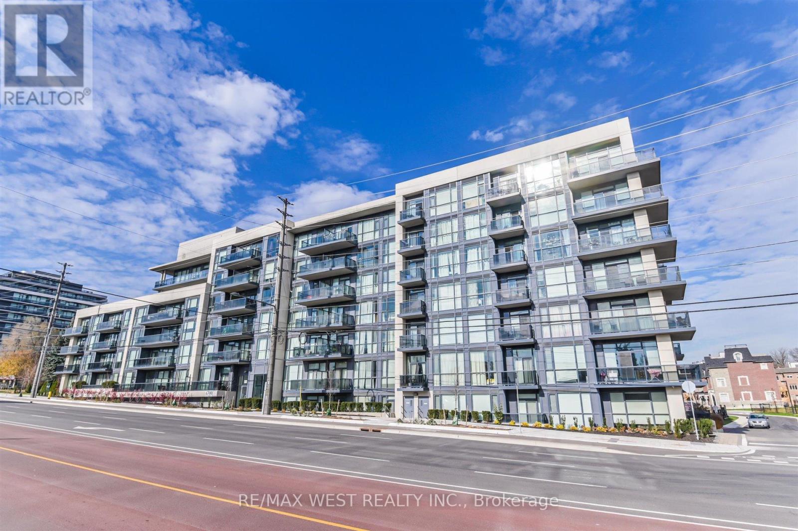 Photo 1 of 29 — 4700 Highway 7 206, Vaughan, ON L4L0B4