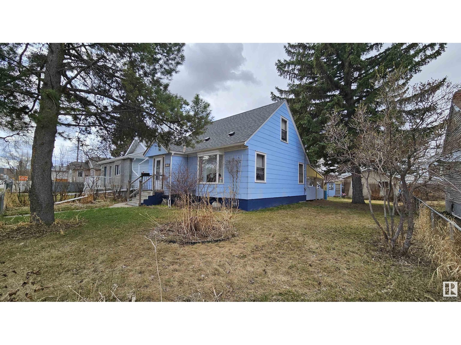 11512 86 ST NW
