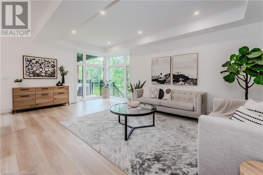195 RIVERBANK Drive