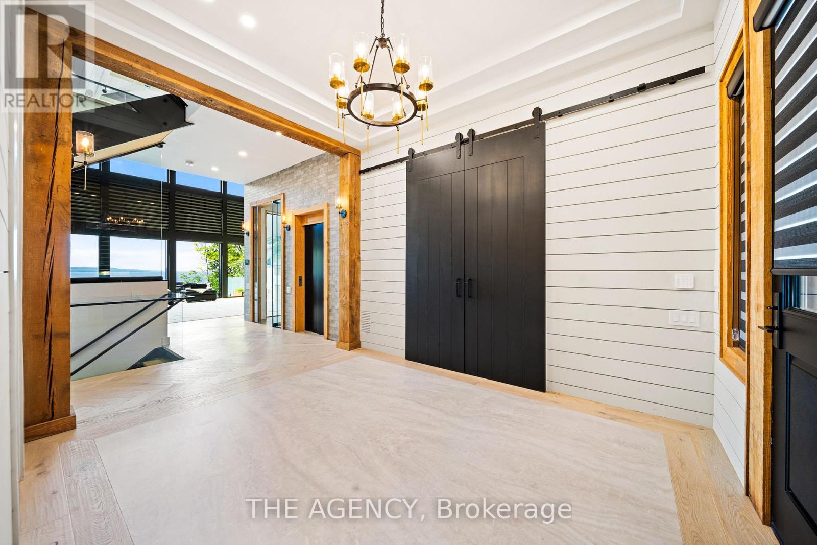 462 SILVER BIRCH DRIVE