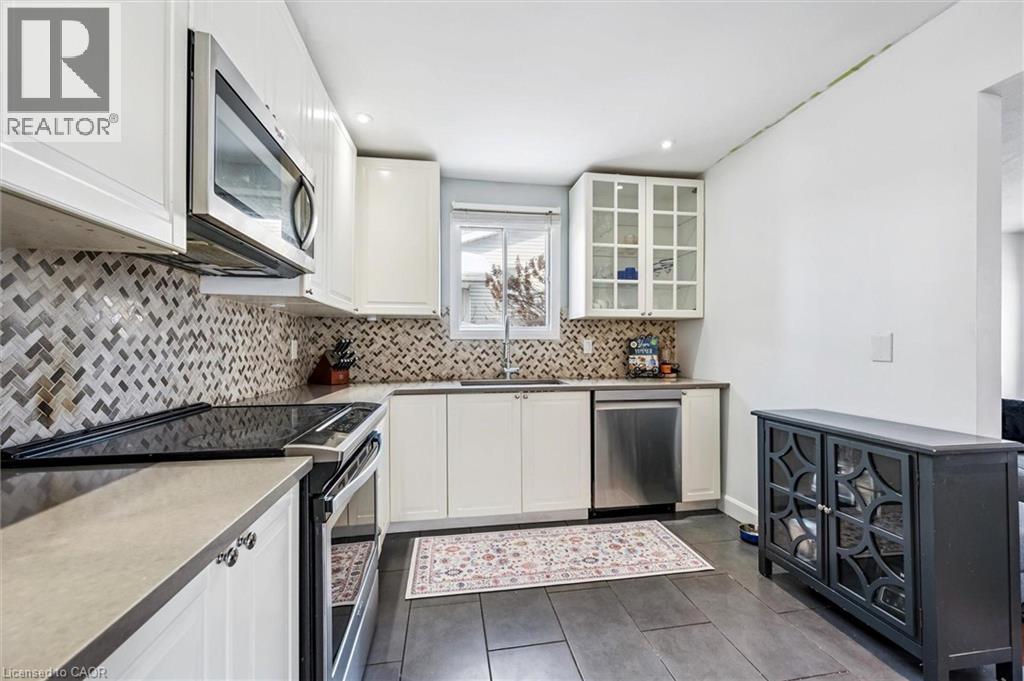 14 PIPERS GREEN Court