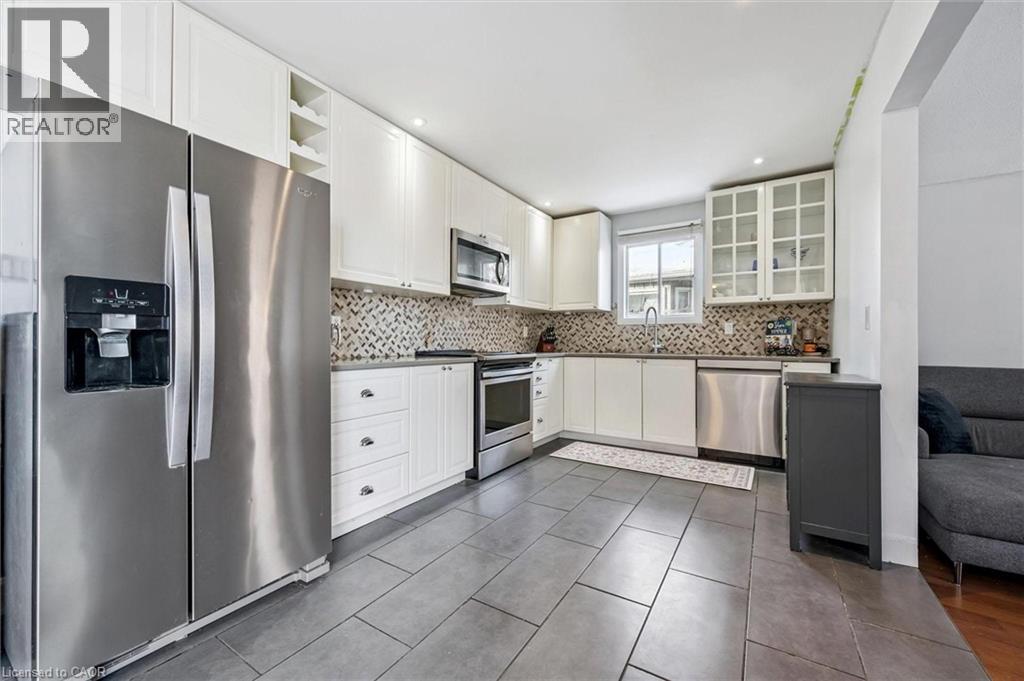 14 PIPERS GREEN Court