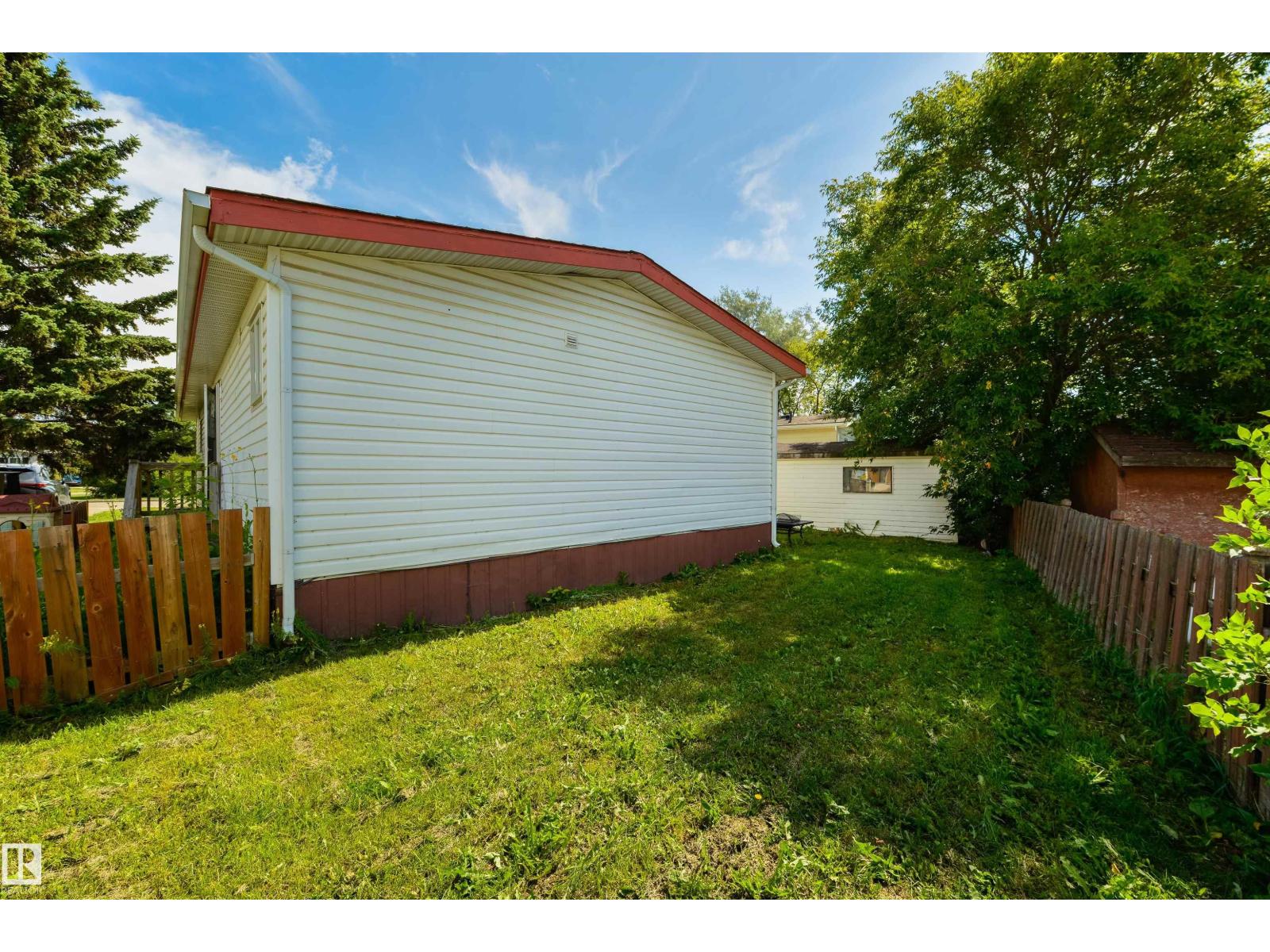 143 Ridgeway DR NW