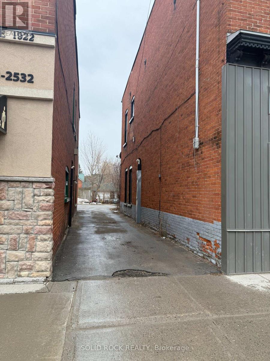 308 VICTORIA STREET N