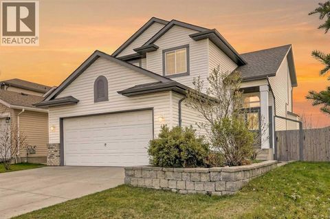 42 Tuscarora Way NW Calgary AB T3L2G9