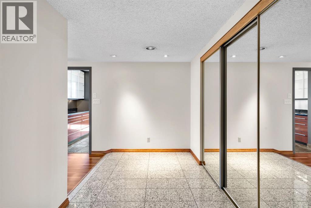 902A, 500 Eau Claire Avenue SW