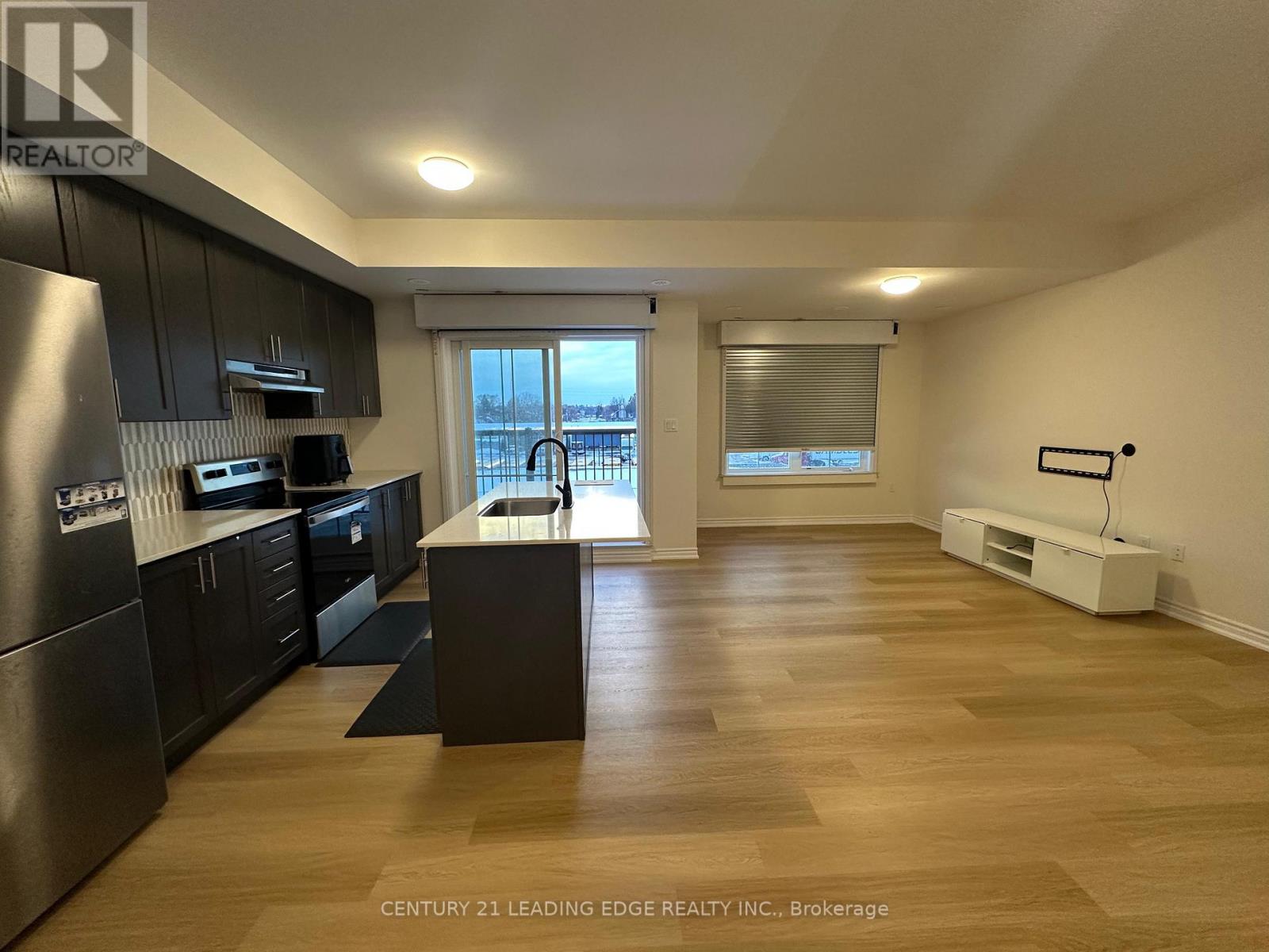 16 - 480 BERESFORD PATH