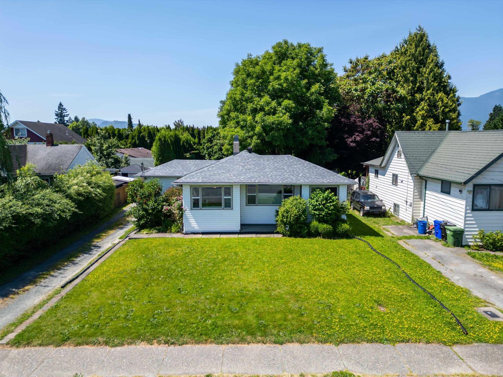 9533 BROADWAY STREET|Chilliwack Proper East