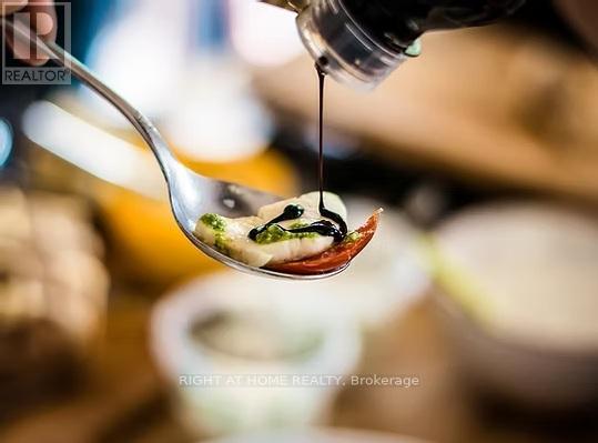 118 WELLINGTON STREET W