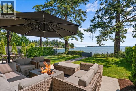 10383 Allbay Rd Sidney BC V8L2N8
