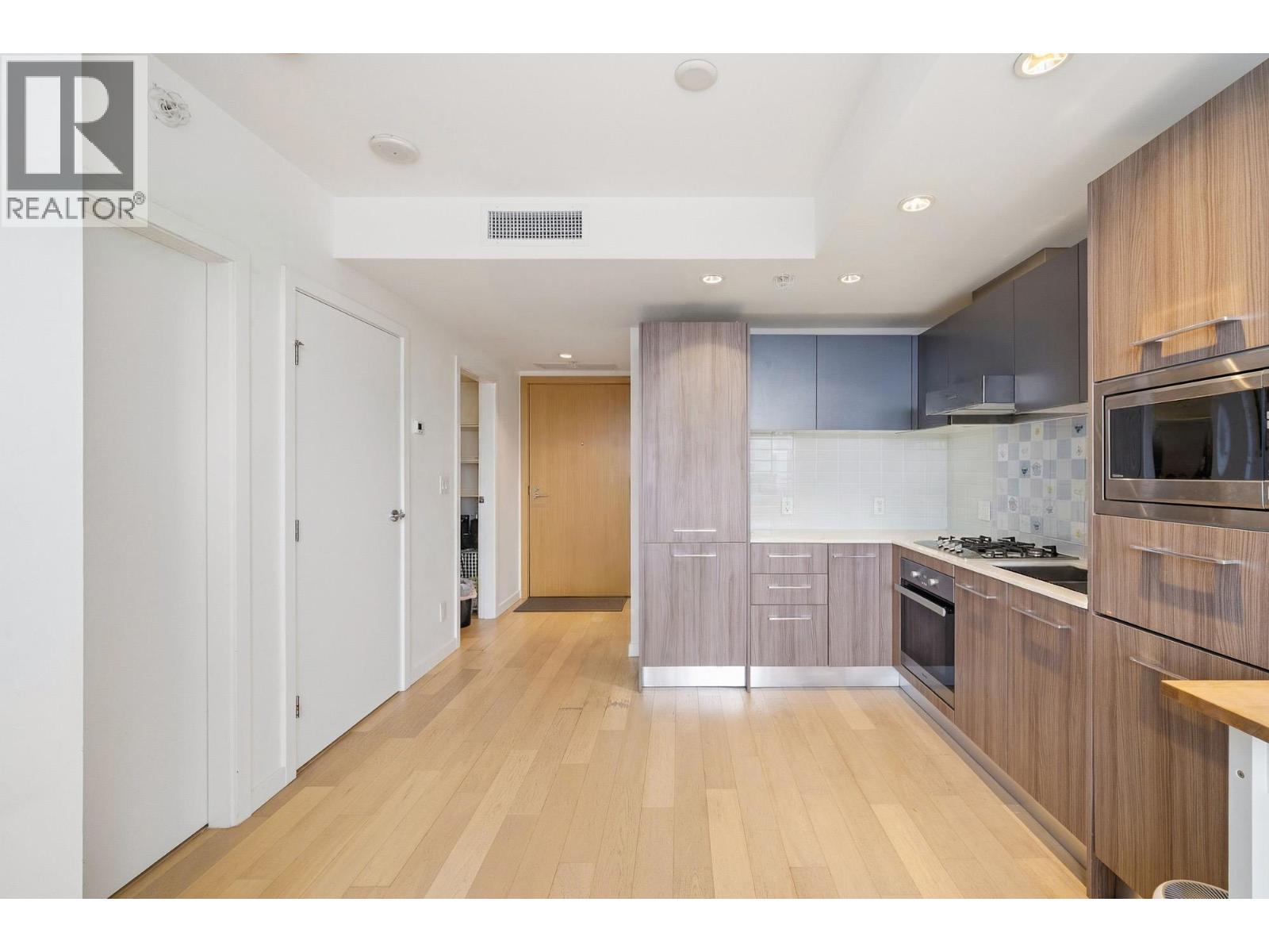 507 2220 KINGSWAY