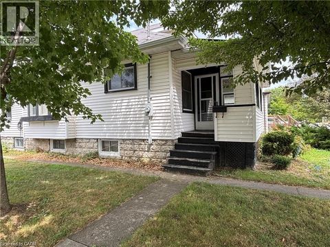9 GRANTHAM Avenue S St. Catharines ON L2P3B3