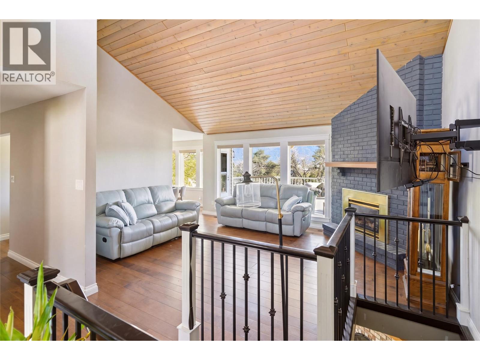 300 Scenic Drive