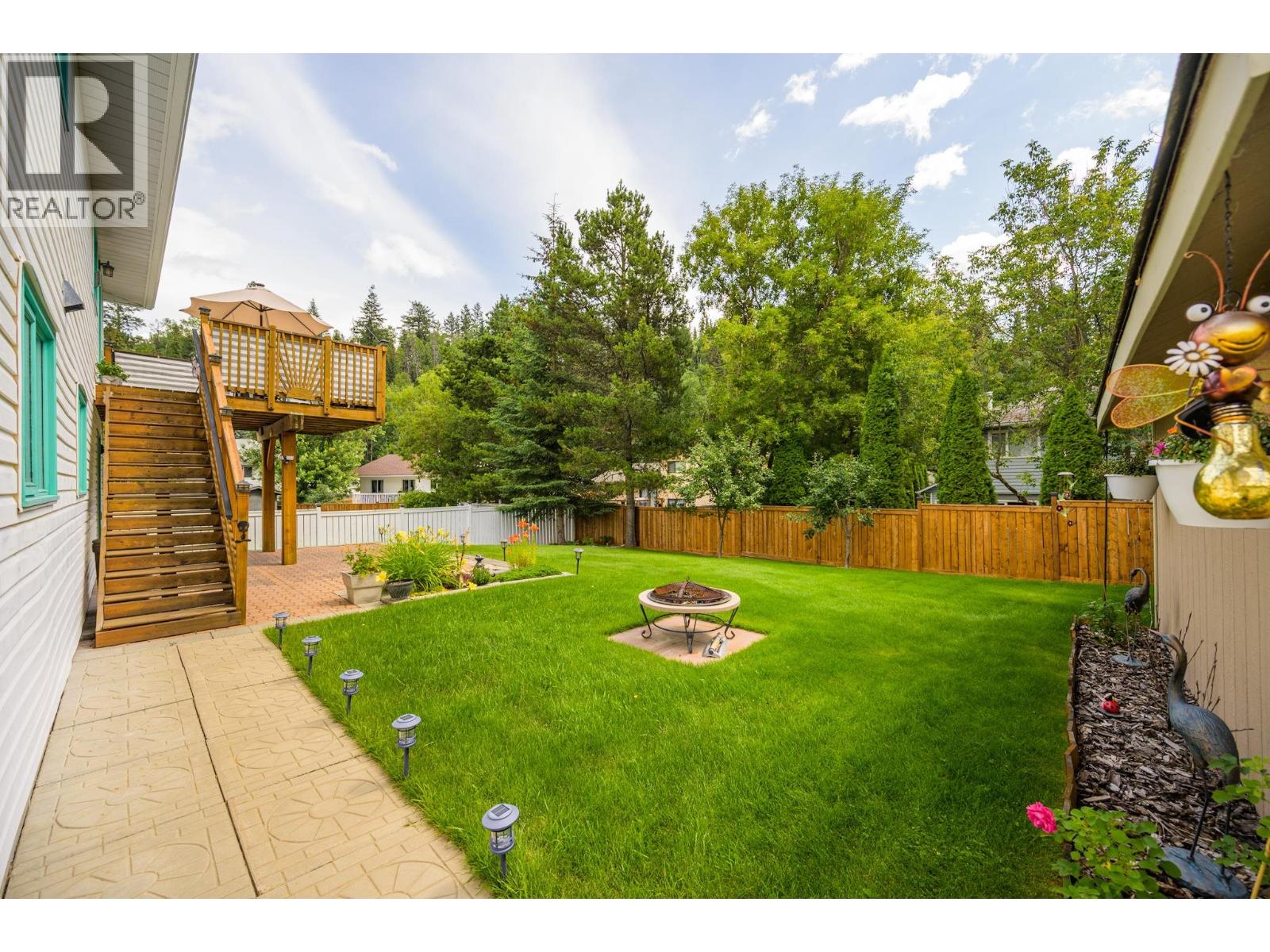 1917 CLEARWOOD CRESCENT