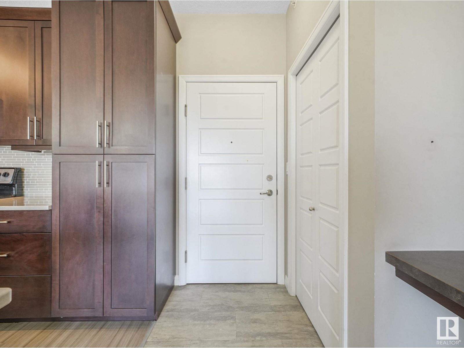 #416 2588 Anderson WY SW
