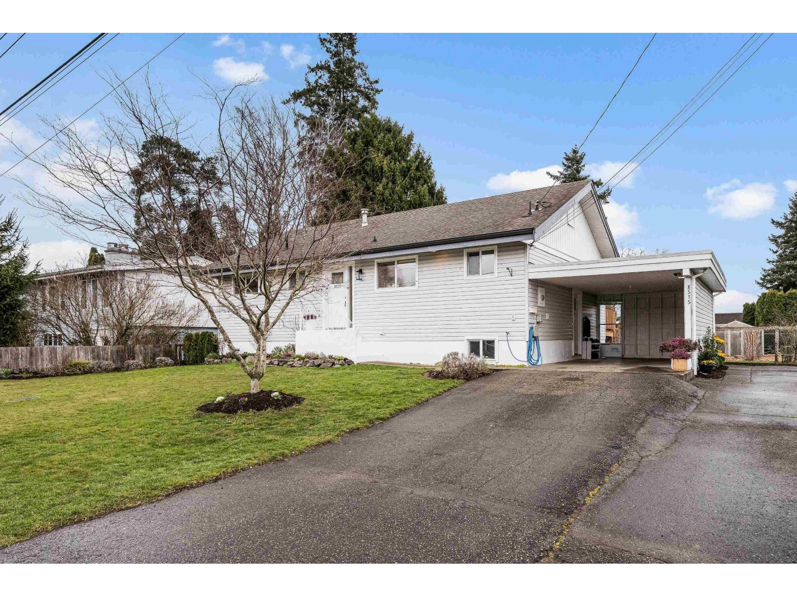 8515 HOWARD CRESCENT|Chilliwack Proper South