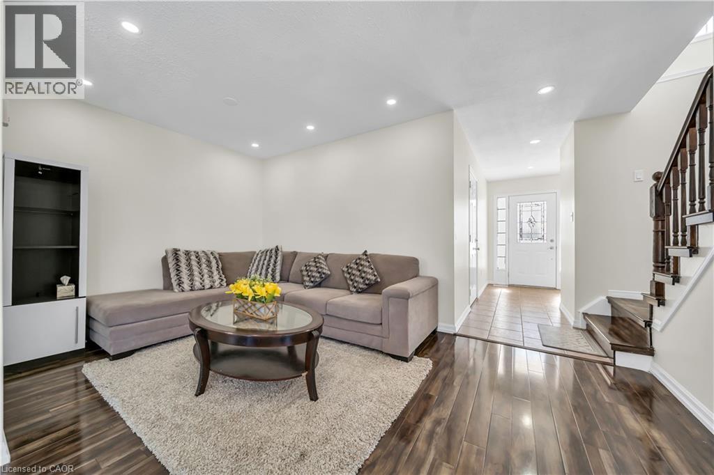 25 BREESEGARDEN Lane