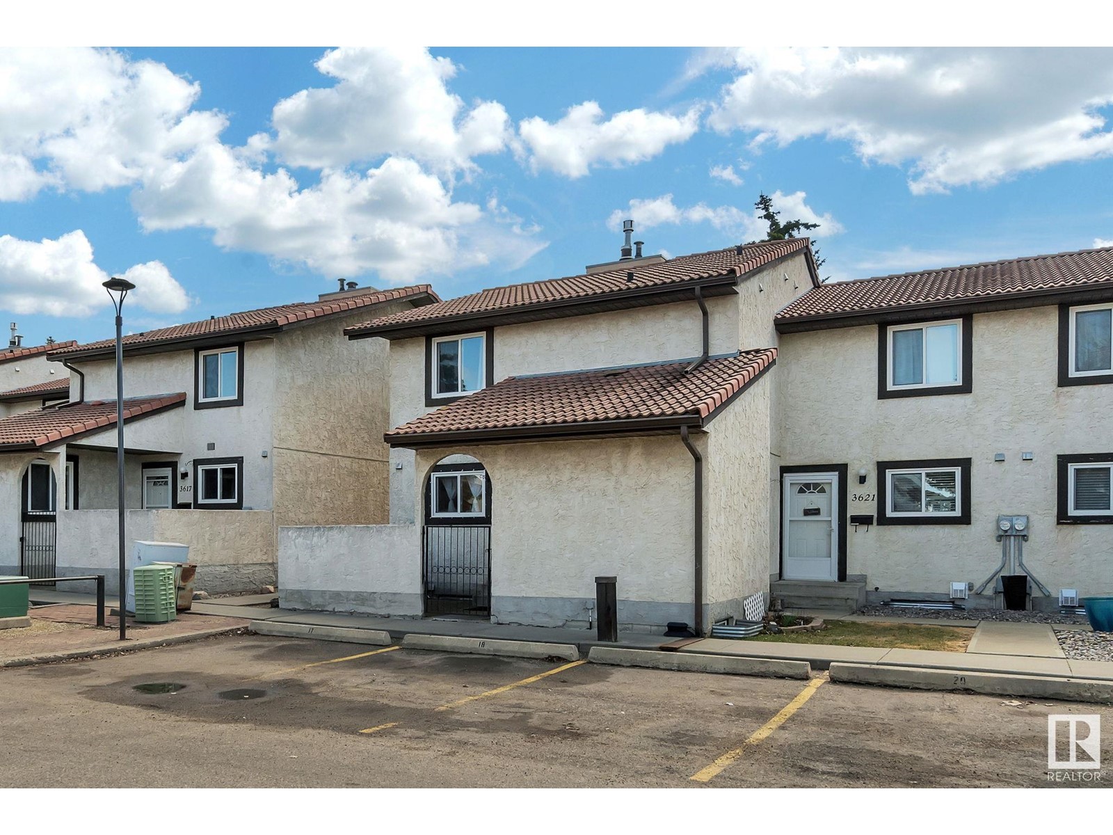 3619 30 AV NW