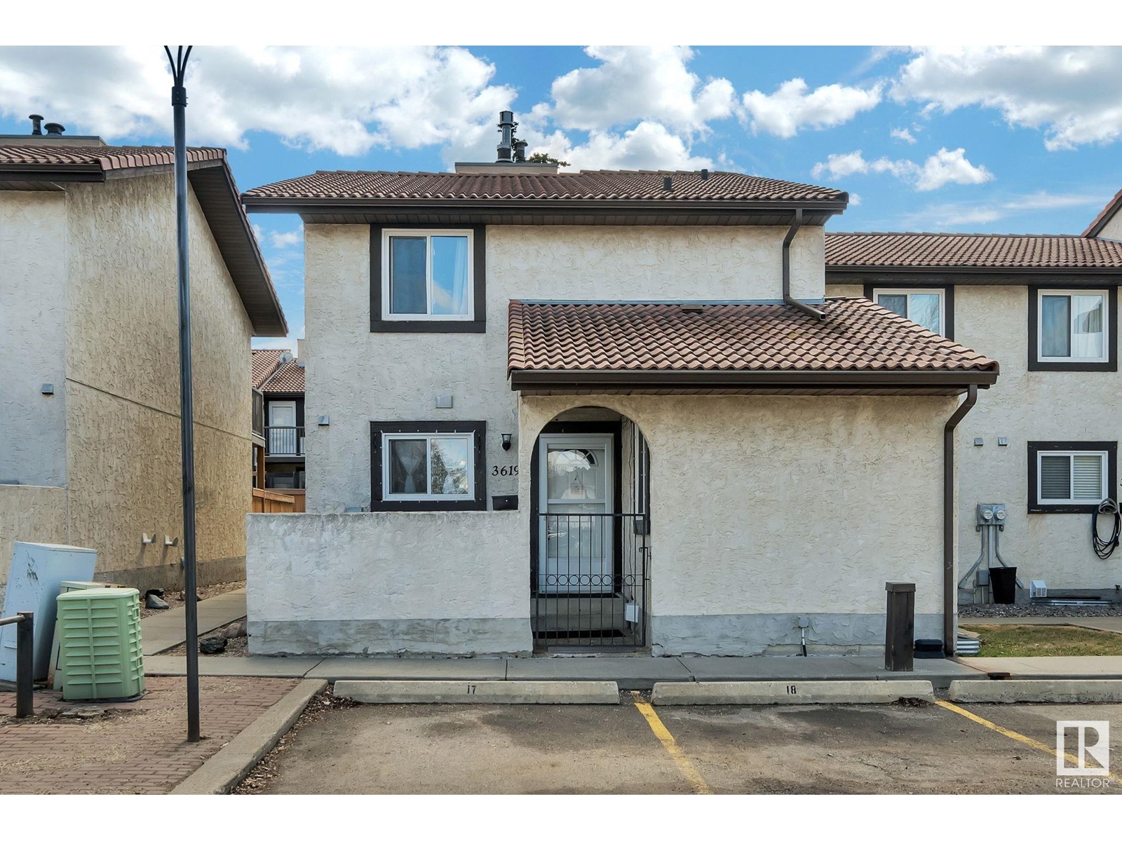 3619 30 AV NW