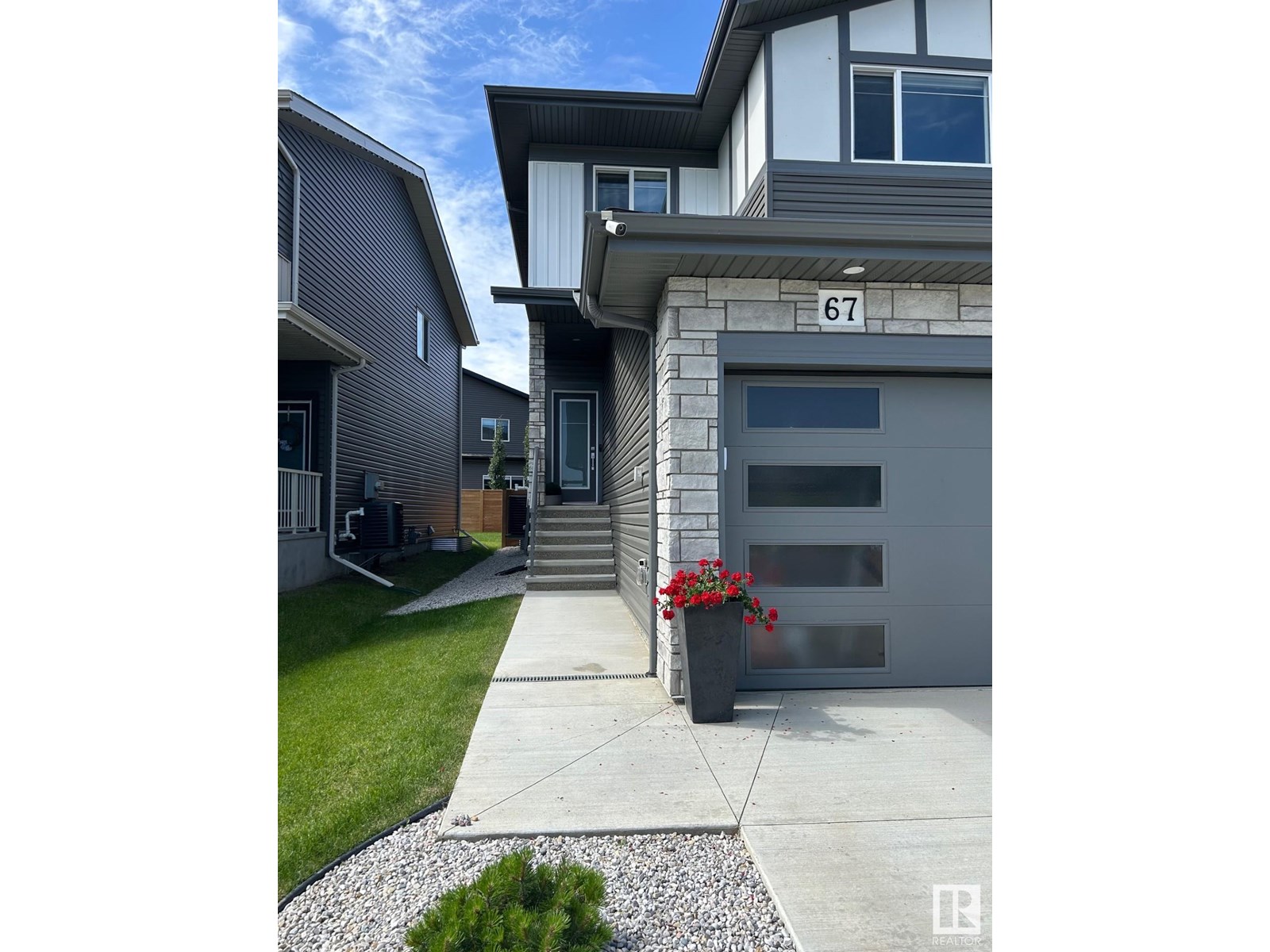 67 RIVERSIDE DR