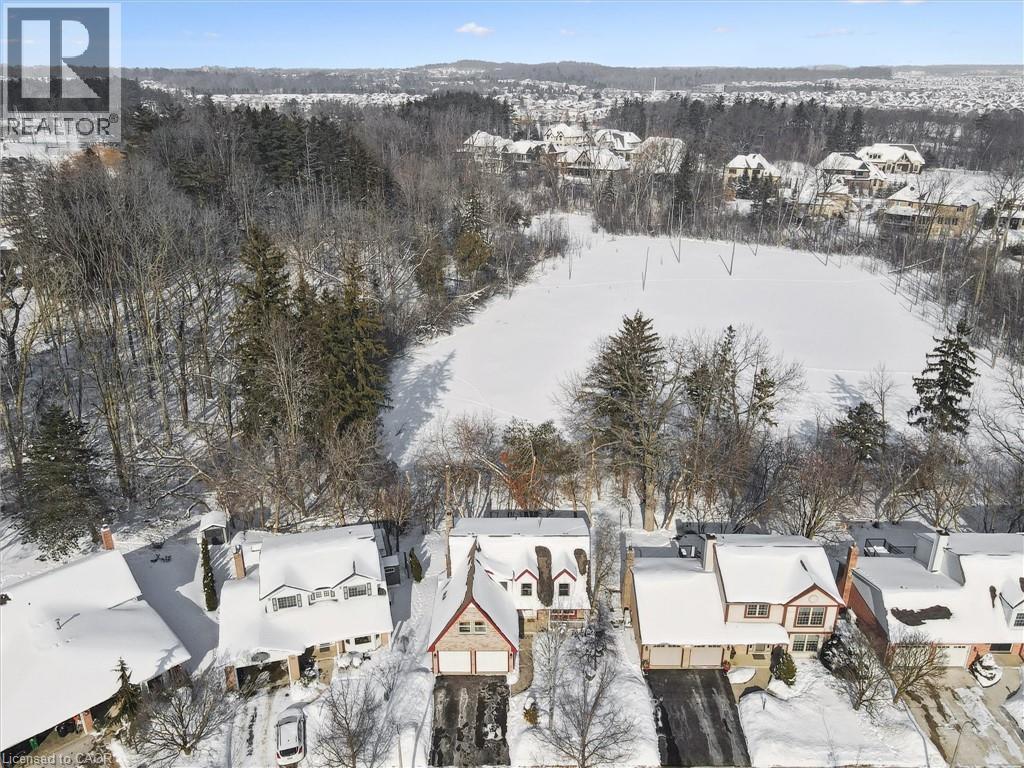 33 MANITOULIN Crescent