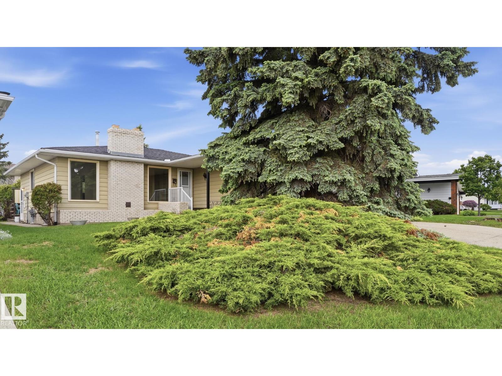7408 40 AV NW