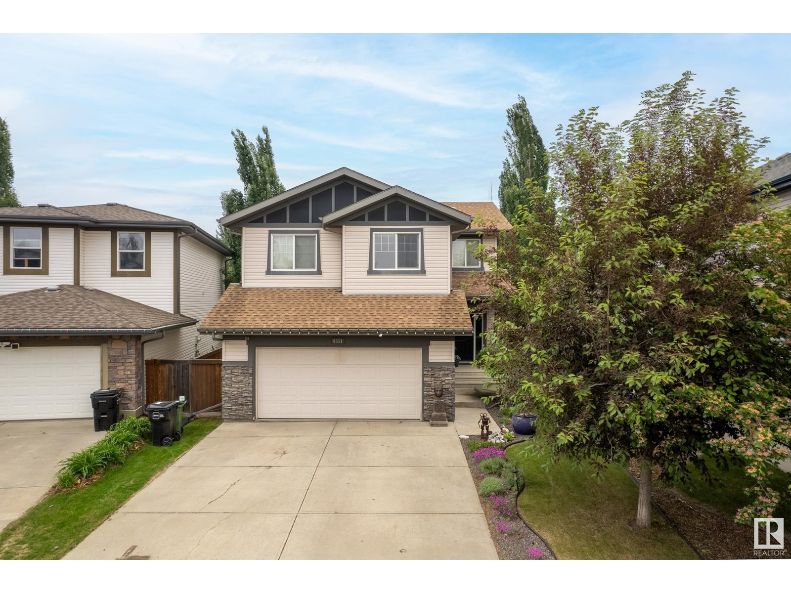 9511 220 ST NW