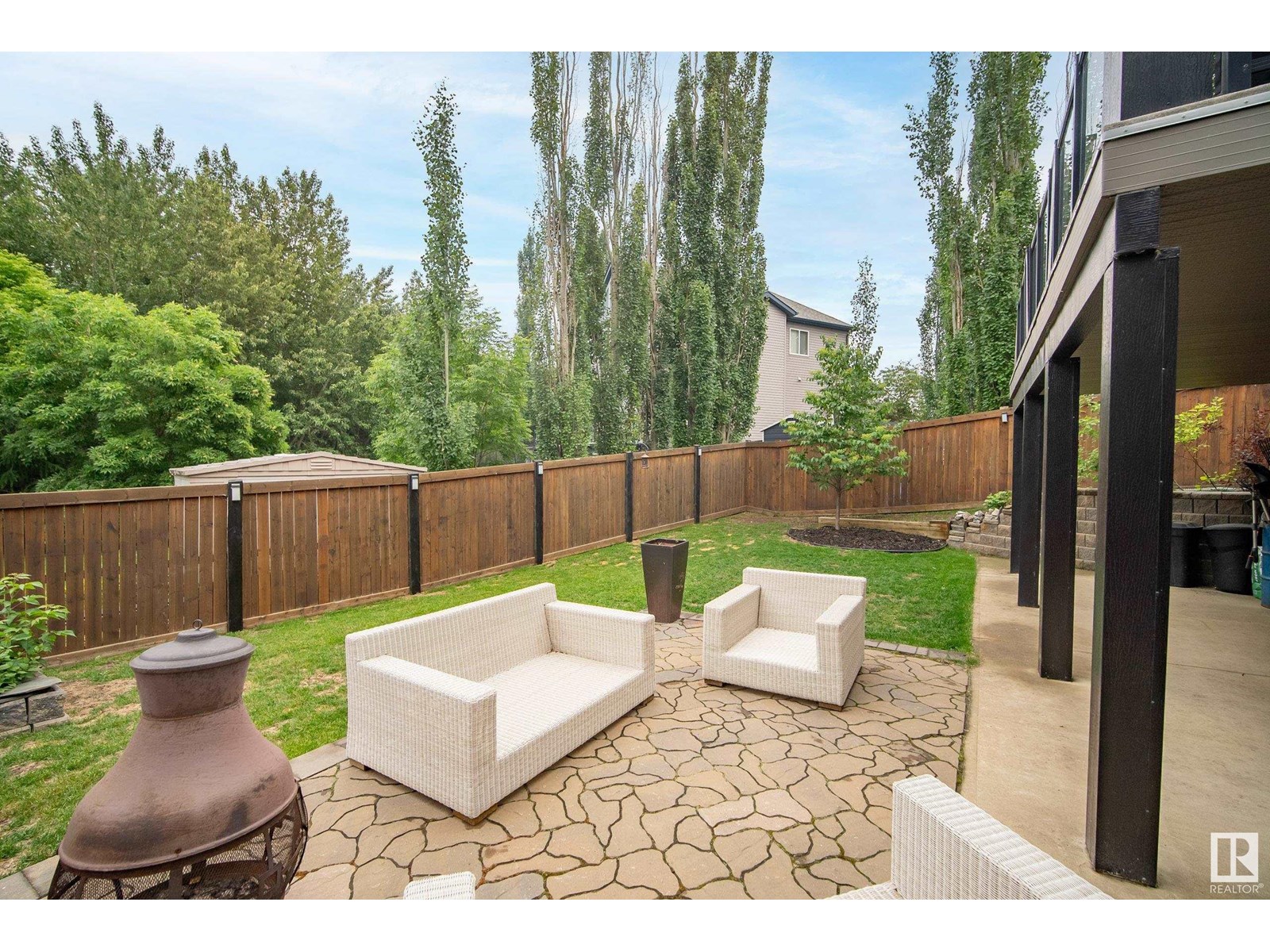 9511 220 ST NW