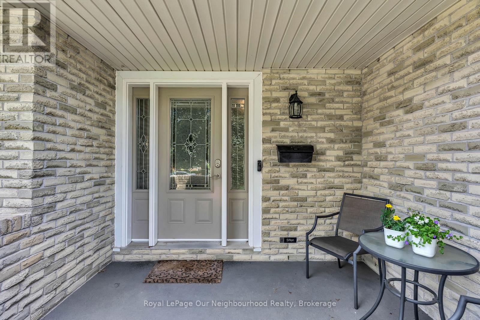 67 BARTLETT CRESCENT