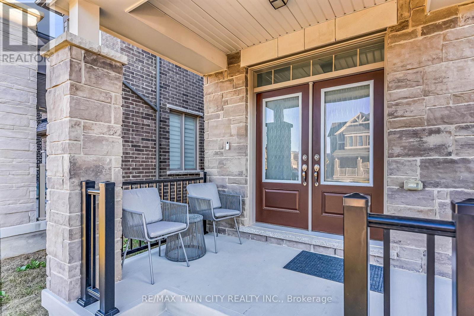 286 FORESTWALK STREET