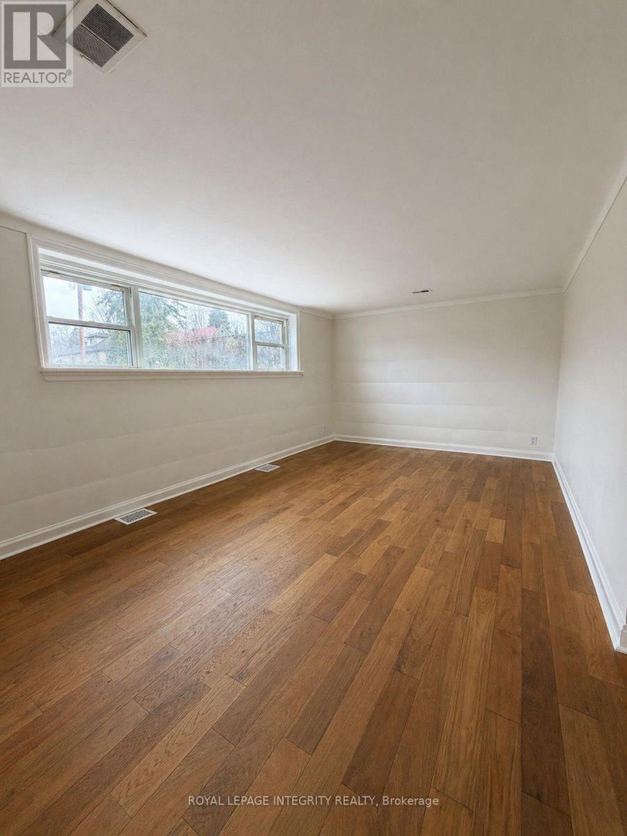 1 - 663 TWEEDSMUIR AVENUE