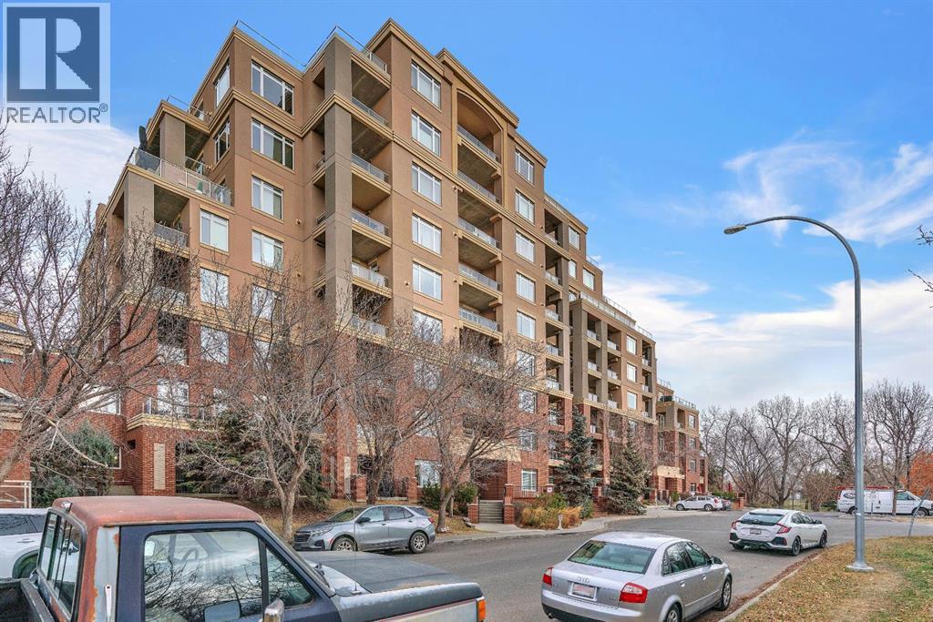 3601, 24 Hemlock Crescent SW