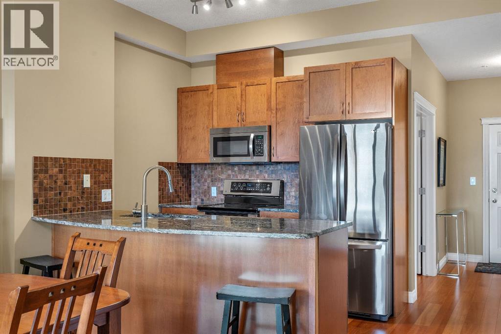 3601, 24 Hemlock Crescent SW