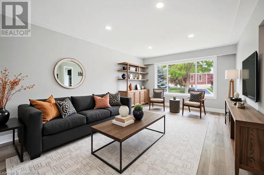 15-17 SHAFTSBURY Drive