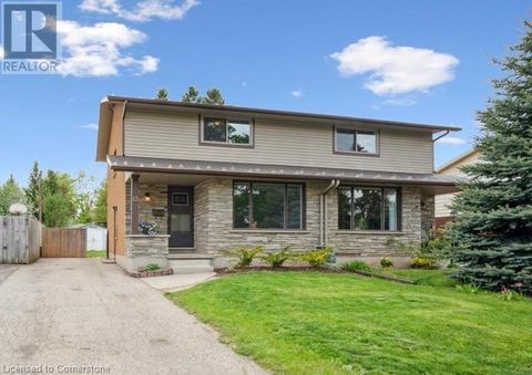 15-17 SHAFTSBURY Drive Kitchener ON N2A1N4