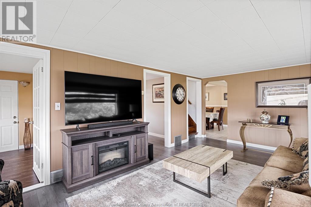 702 MARTIN LANE