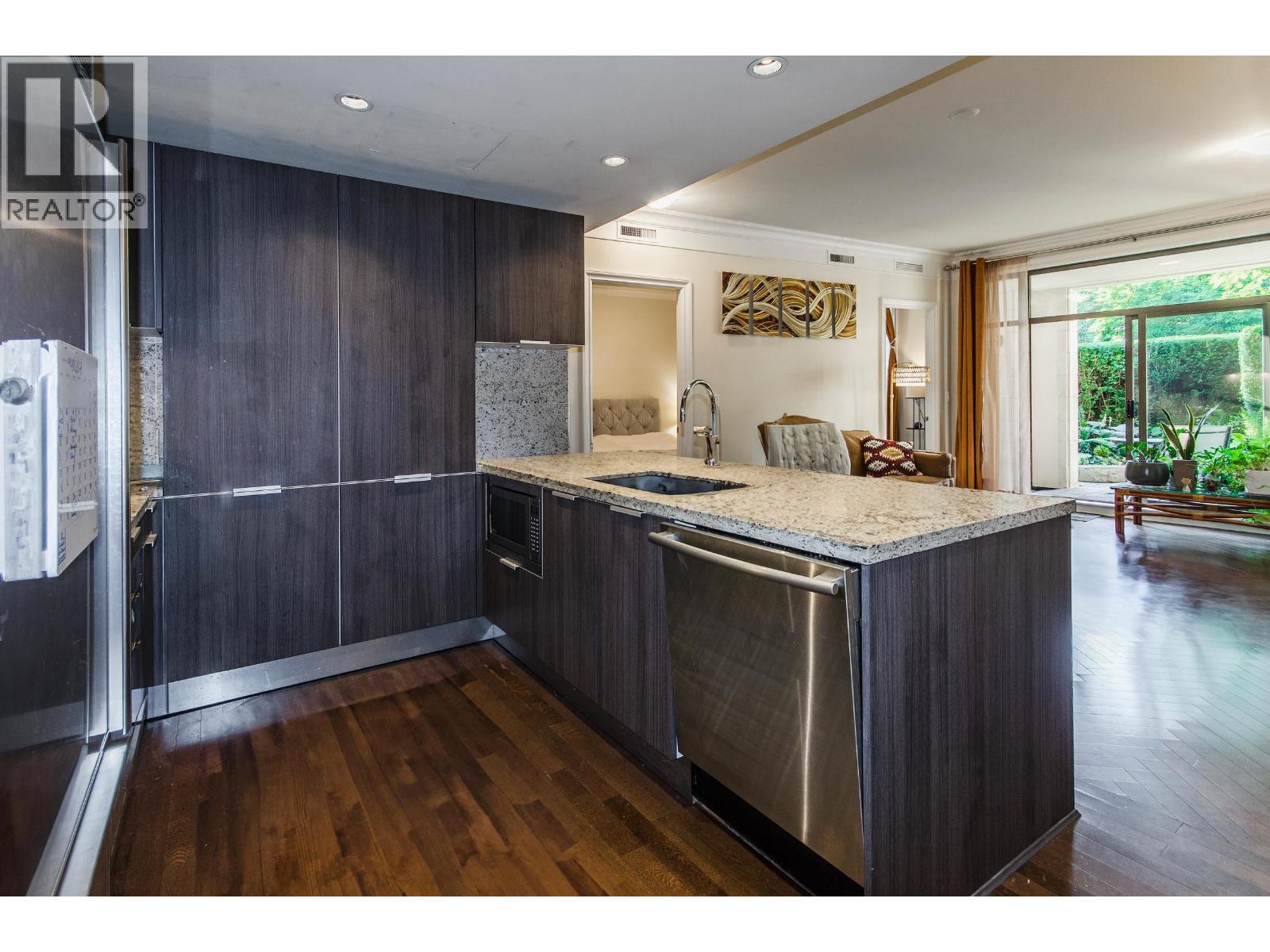 103 540 WATERS EDGE CRESCENT