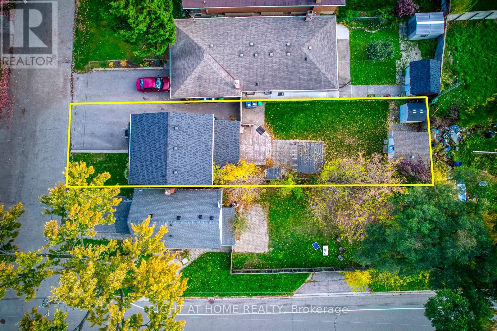 1076 EASTMOUNT AVENUE