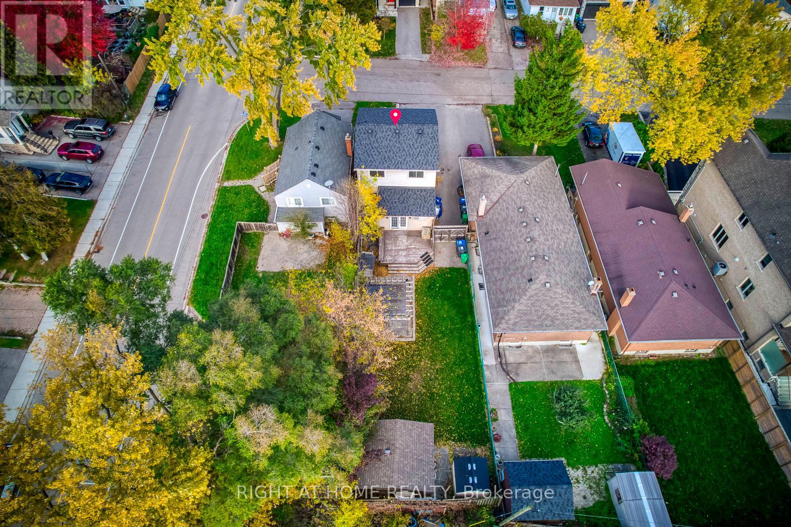 1076 EASTMOUNT AVENUE