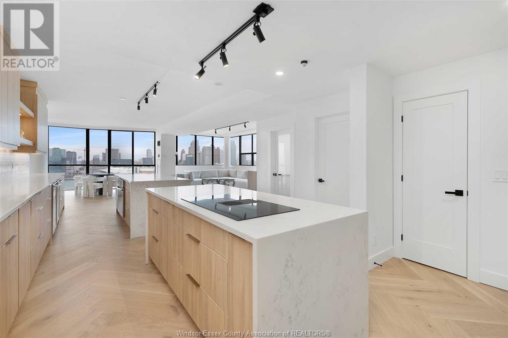 515 RIVERSIDE DRIVE West Unit# 1701